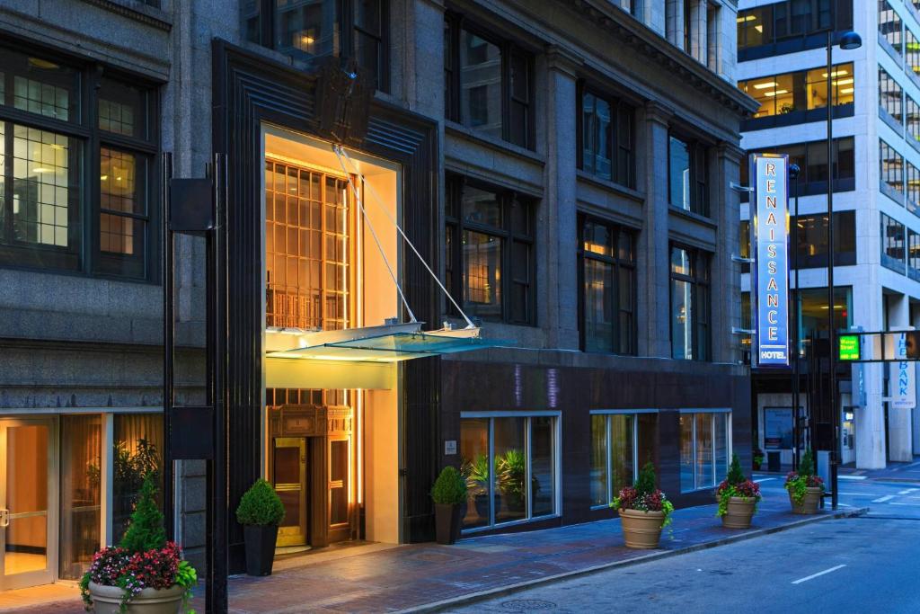 The Renaissance Cincinnati Downtown Hotel
