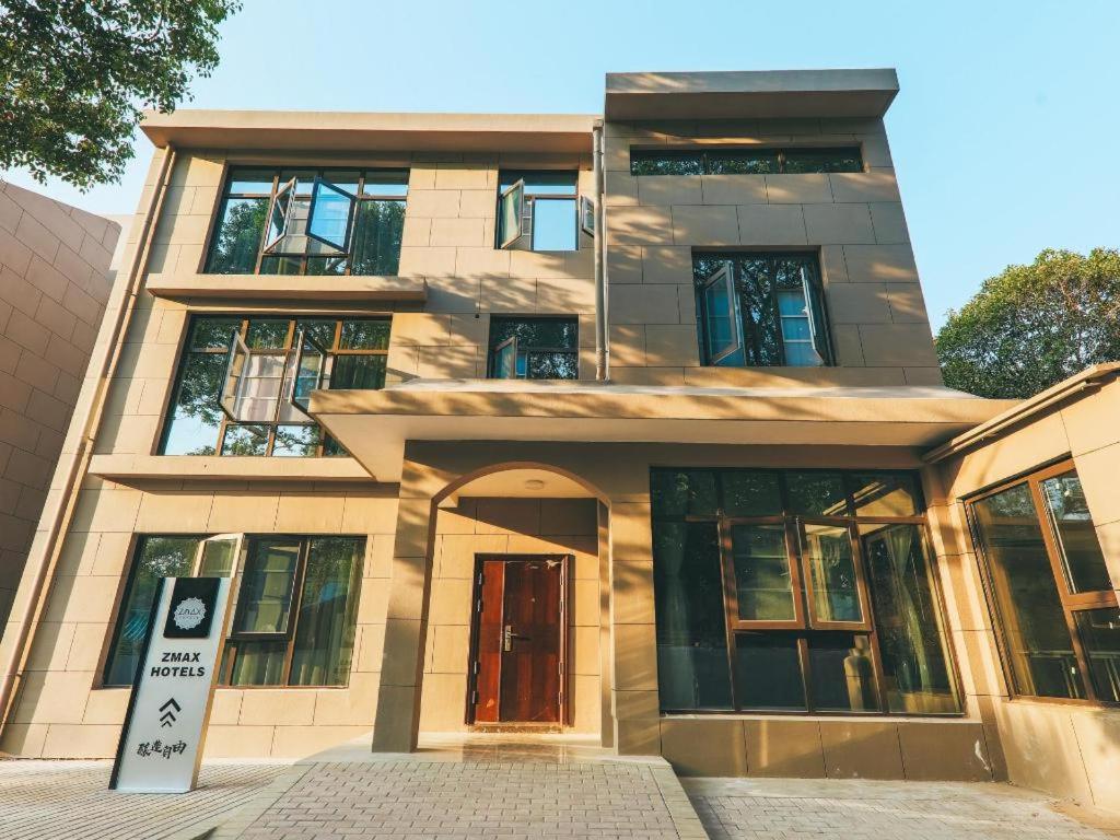 Wuhan East Lake Hotel